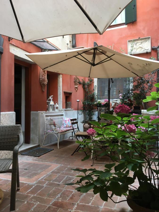 Henry's Heaven Venecia